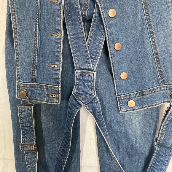 ❤️ DENIM OVERALLS DISTRESS JEANS by : REFUGE - Picture 5 of 7